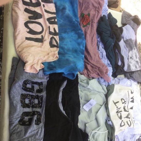 Clothes bundle - Picture 8 of 8